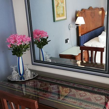 La Collina Since 2008 No Smoking B&B 바레세 외부 사진