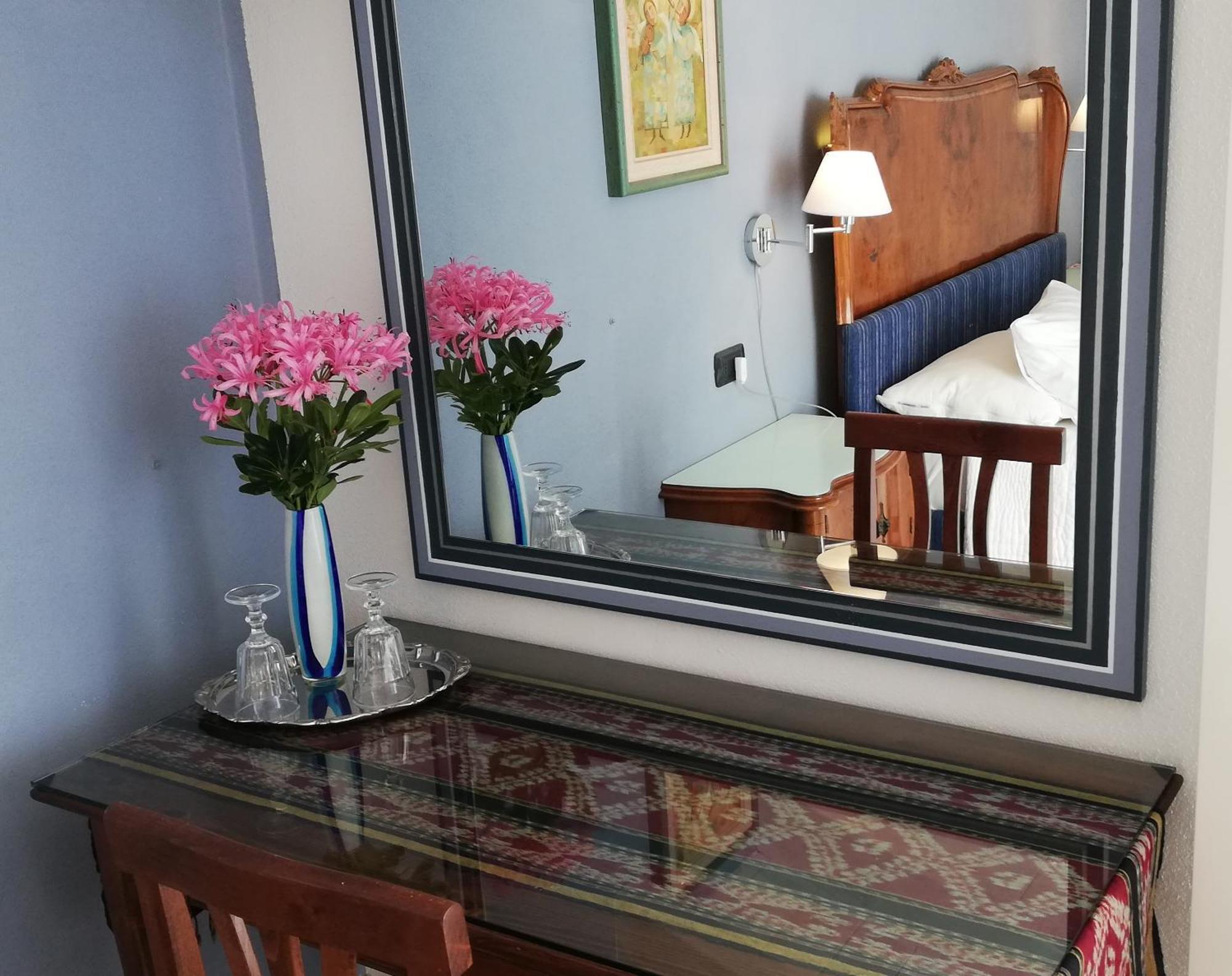 La Collina Since 2008 No Smoking B&B 바레세 외부 사진