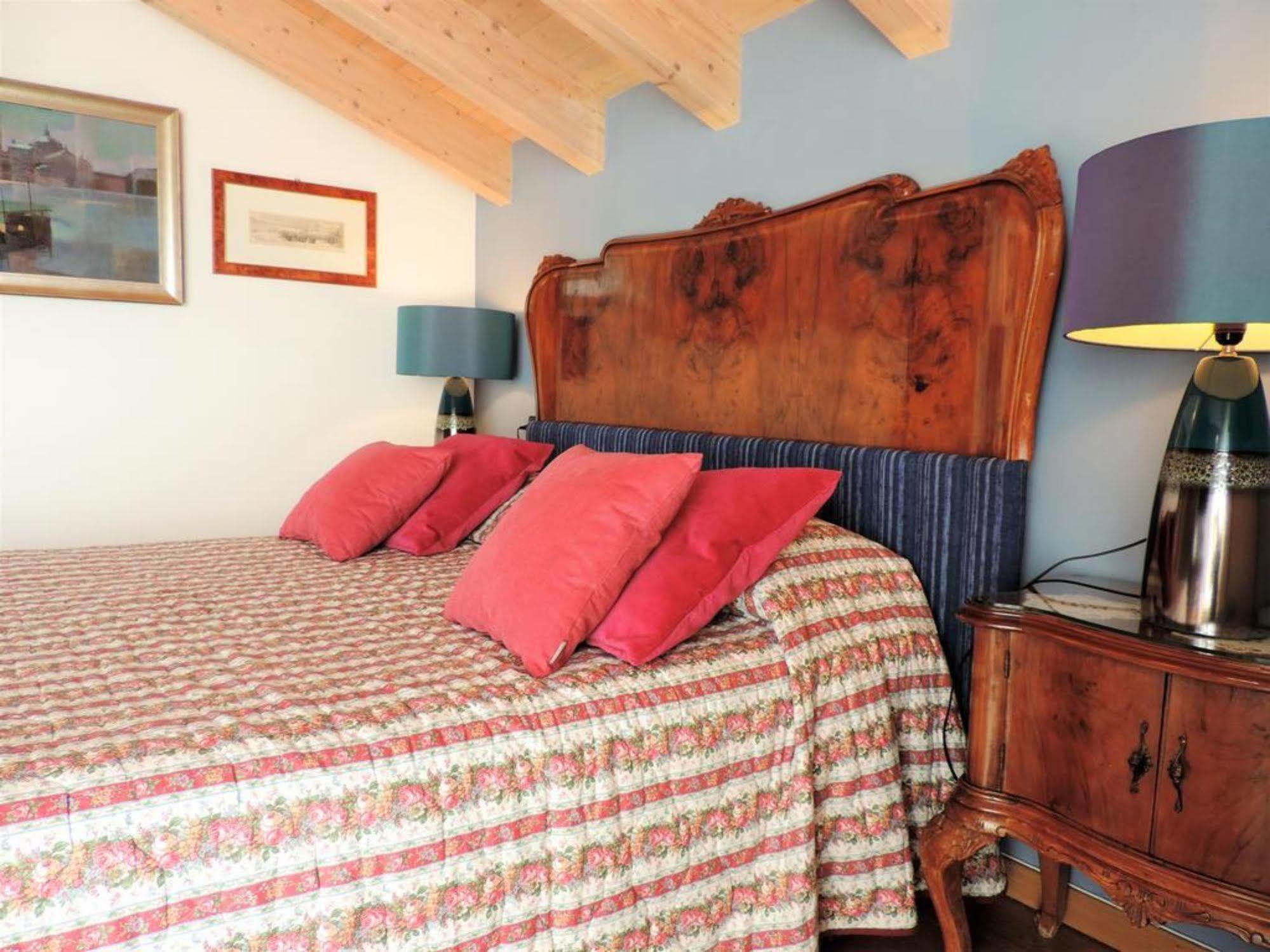 La Collina Since 2008 No Smoking B&B 바레세 외부 사진